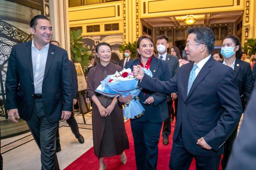 Así fue el recibimiento de la presidenta Xiomara Castro en su primera visita a China