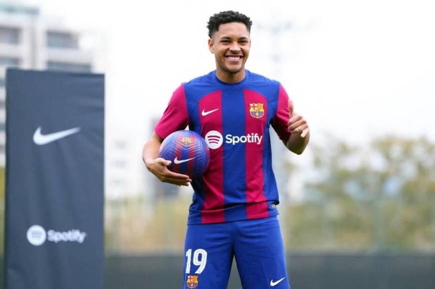 Así fue la presentación de Vitor Roque, nuevo fichaje del Barcelona