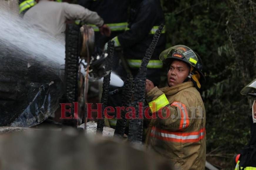 Reducidas a cenizas, así quedaron tres casas tras voraz incendio en la colonia Canaán