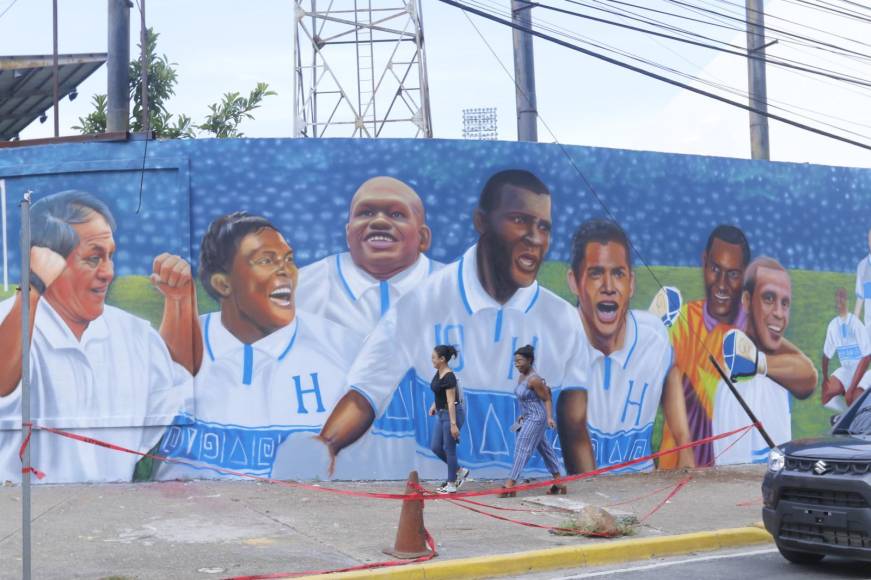 Así fue la reapertura del estadio Morazán ¡Cancha, palcos, camerinos, fueron mejorados!