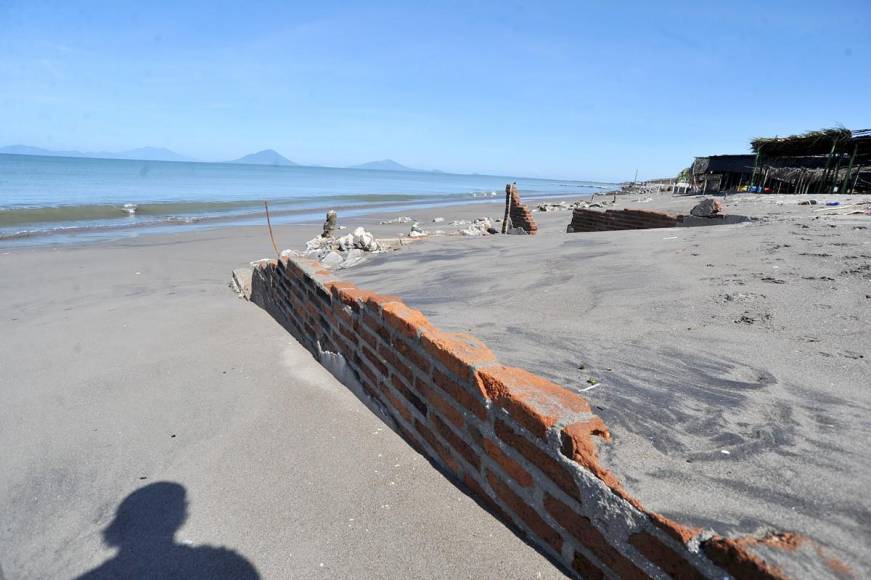 Así se está “tragando” el mar a toda una comunidad en Cedeño