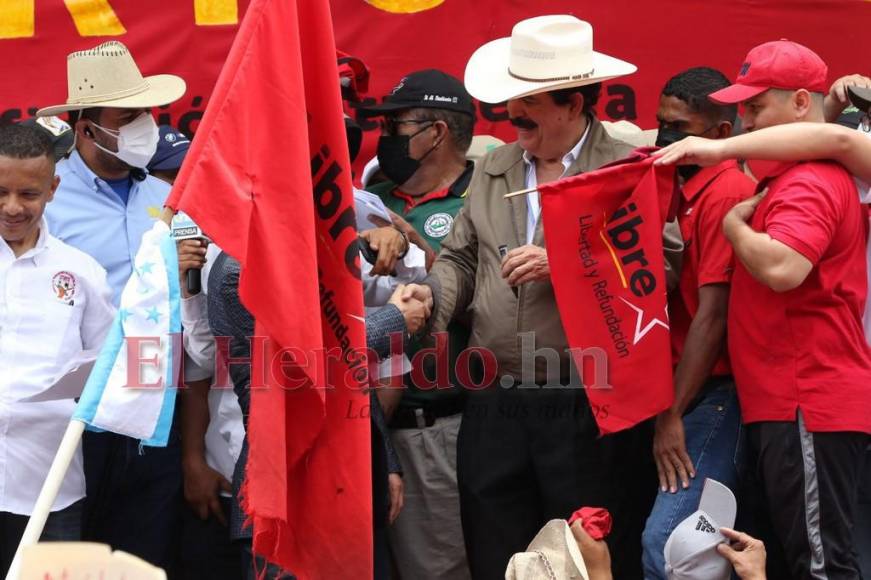 “Aquí lo bolsean a uno”: “Mel” Zelaya interrumpe discurso del Día del Trabajador