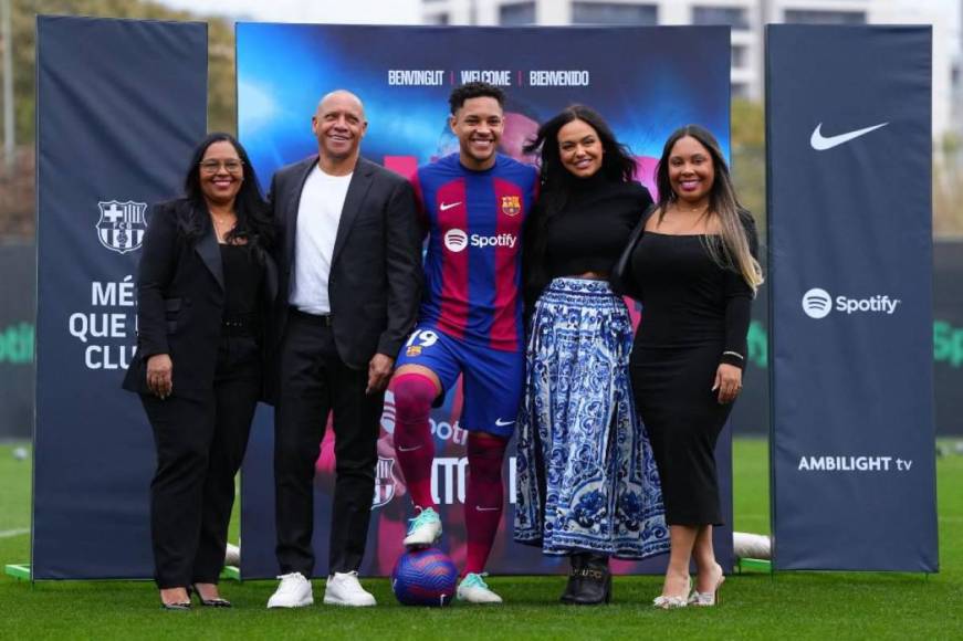 Así fue la presentación de Vitor Roque, nuevo fichaje del Barcelona