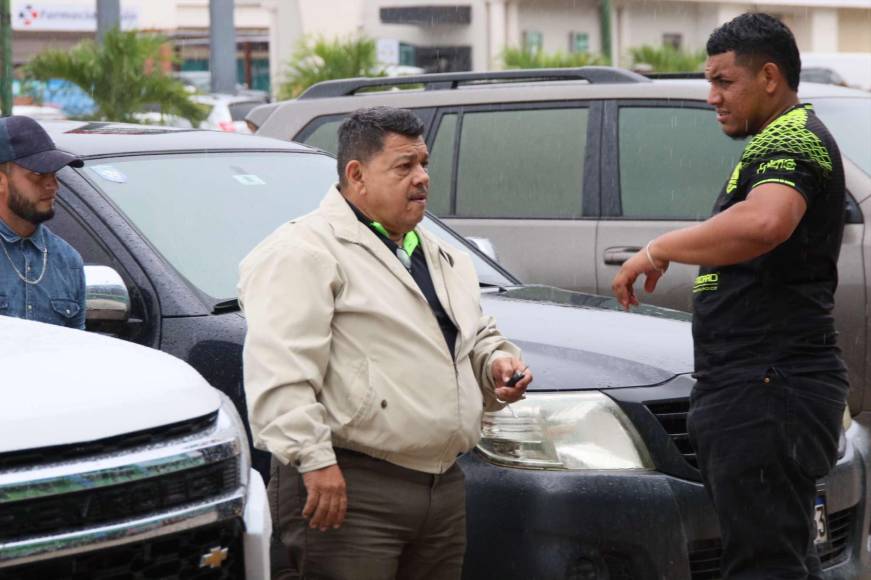 No se vio en TV: Enojo de Menjivar, apagón y las hermosas chicas en el Juan Ramón Brevé