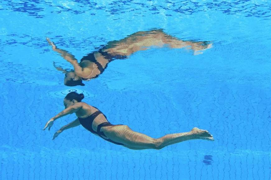 La heroica acción de una entrenadora para salvar a nadadora que se desmayó en pleno Mundial de Natación (Fotos)