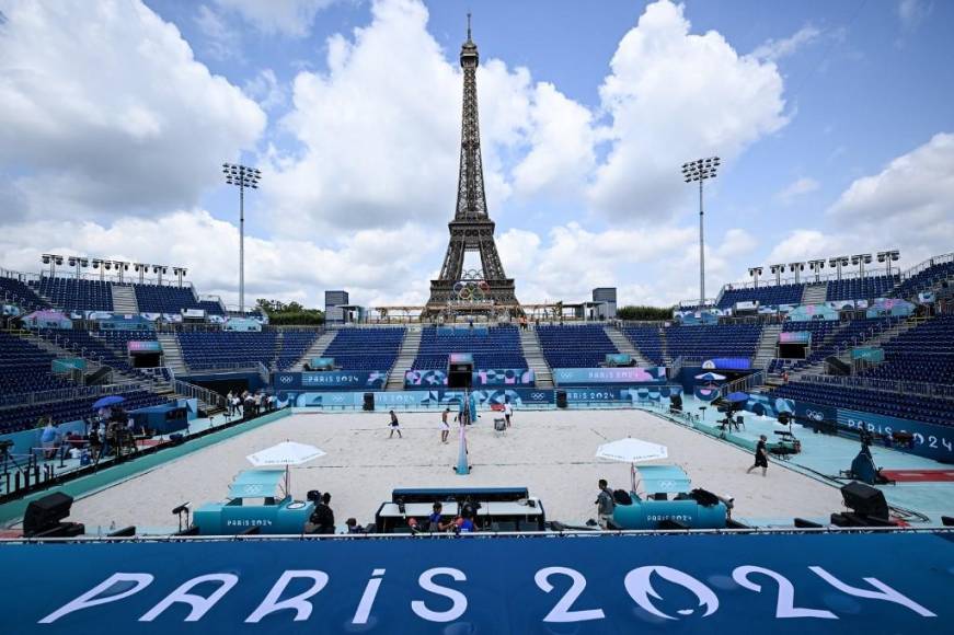 Río Sena y Torre Eiffel, monumentos epicentro del espectáculo en París-2024