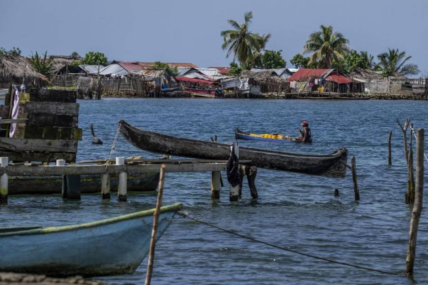 La isla en el Caribe cuyos pobladores deben abandonar antes de que se la trague el mar