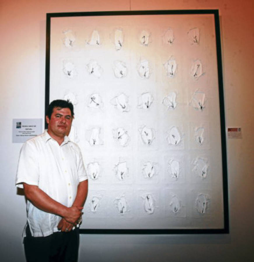 Adonay Navarro, ganador de la 23 Bienal de Pintura