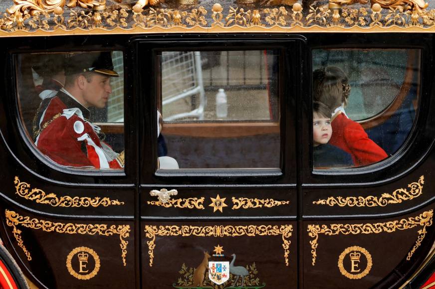 Carlos III: las imágenes del mayor desfile militar en 70 años