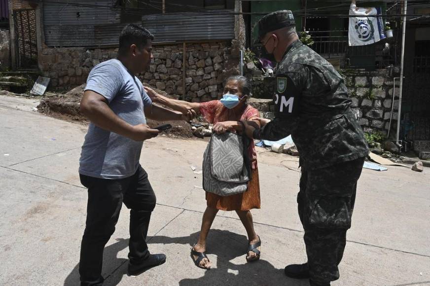 Falla en la Guillén: Impotencia y desesperación entre vecinos obligados a salir de sus hogares