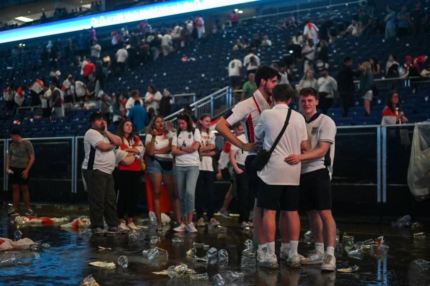 ¡Bellingham entre lágrimas! Las tristes imágenes de Inglaterra al perder otra final de Eurocopa