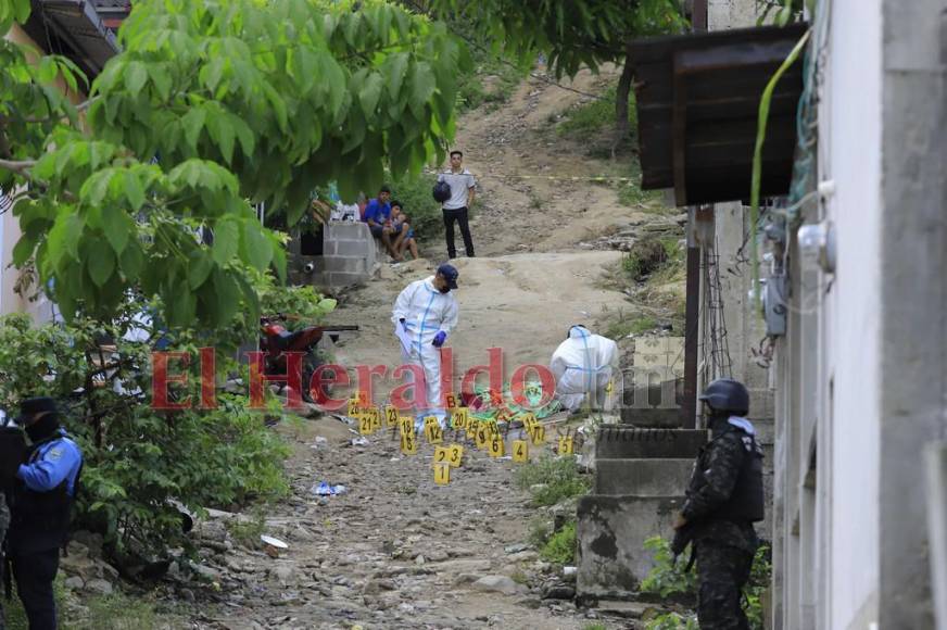 13 hombres vestidos con indumentaria militar perpetraron la masacre en Lomas del Carmen