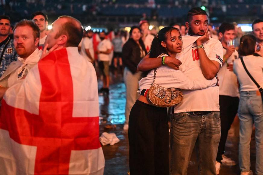 ¡Bellingham entre lágrimas! Las tristes imágenes de Inglaterra al perder otra final de Eurocopa