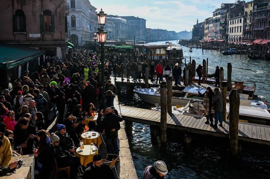 ¿Qué está pasando con los famosos canales de Venecia?