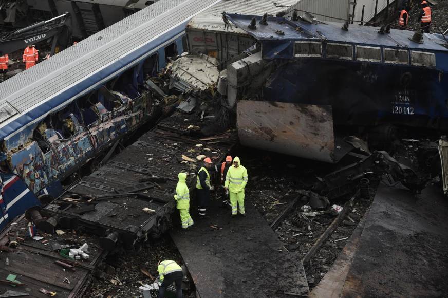 Intensas protestas en Grecia tras accidente de trenes que dejó 57 muertes