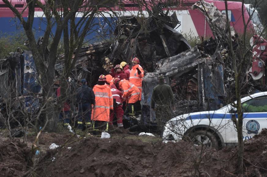 Intensas protestas en Grecia tras accidente de trenes que dejó 57 muertes