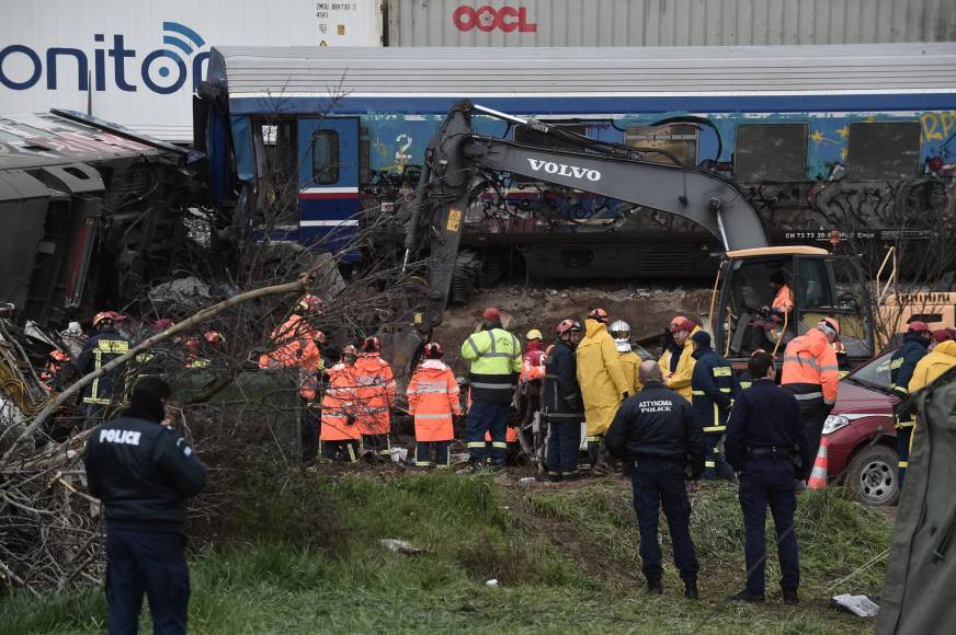 Intensas protestas en Grecia tras accidente de trenes que dejó 57 muertes