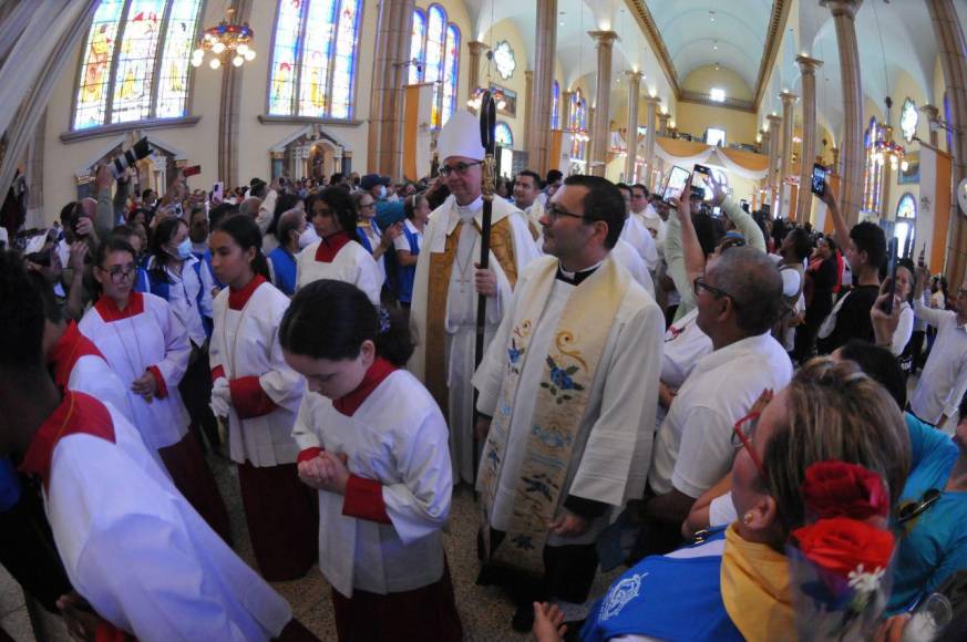 Aniversario 277: comienza celebración con llegada de Virgen de Suyapa a Basílica