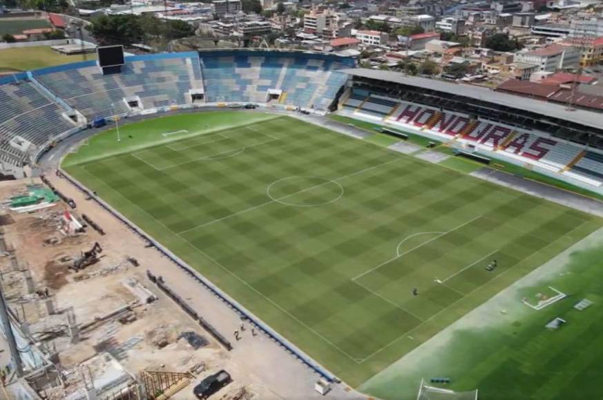 Estadio Nacional Chelato Uclés sigue recibiendo mejoras y así luce su nueva gradería