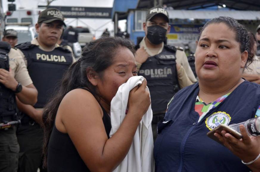 Más de 40 presos muertos y un centenar de fugados en motín en Ecuador