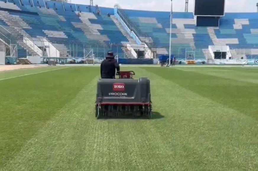 Estadio Nacional Chelato Uclés sigue recibiendo mejoras y así luce su nueva gradería