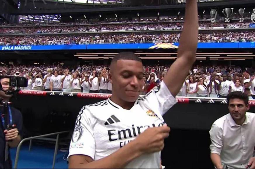 Mbappé imitó a Cristiano Ronaldo en su presentación con Real Madrid y el regalo de Florentino