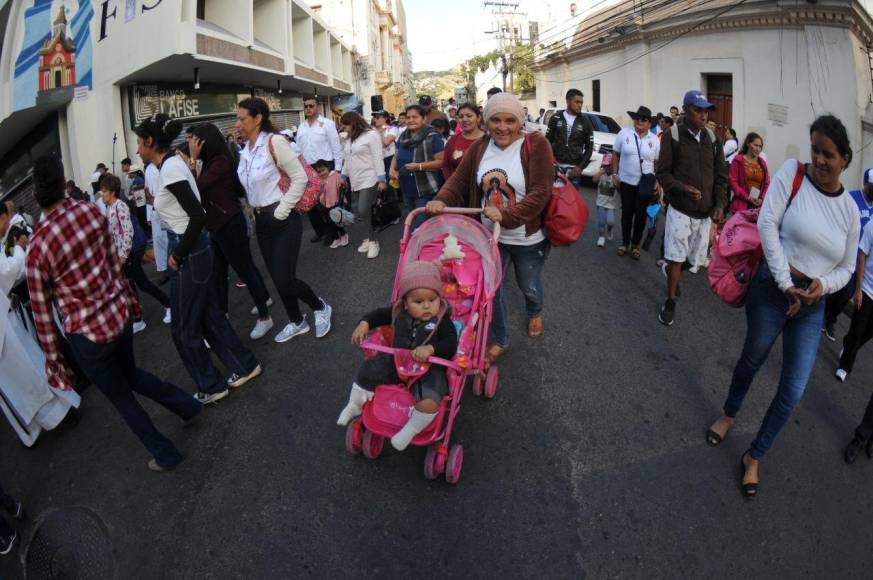 Fe y devoción en peregrinación por el 277 hallazgo de la Virgen de Suyapa