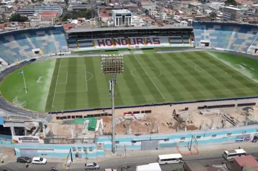 Estadio Nacional Chelato Uclés sigue recibiendo mejoras y así luce su nueva gradería