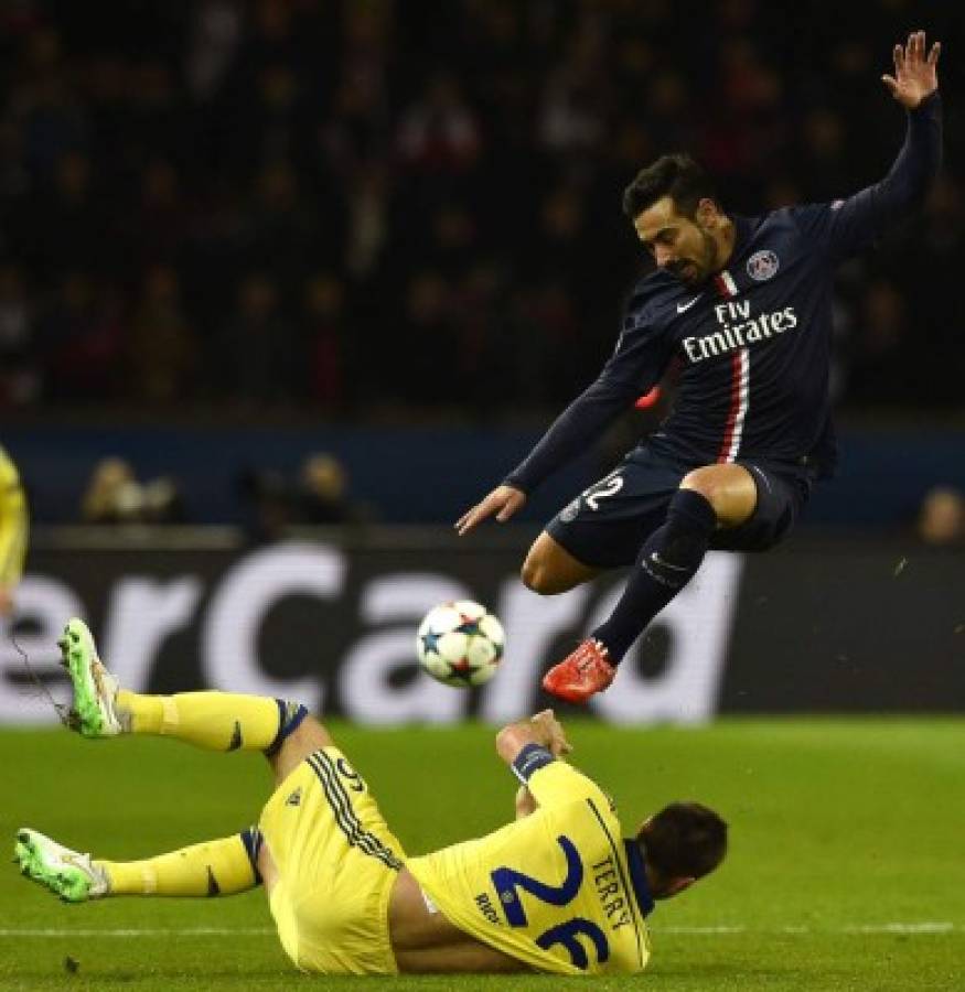 Cavani marca el gol del empate del París SG ante el Chelsea   