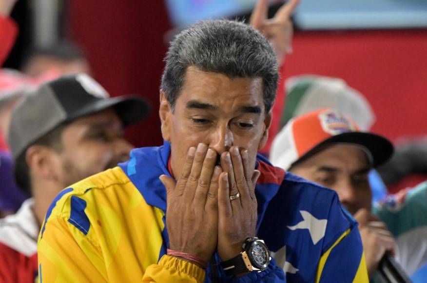 Maduro festejó triunfo en medio de cuestionamientos y vicios de fraude