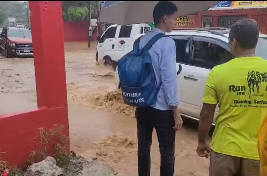 Frente frío deja inundada a Roatán, Islas de la Bahía