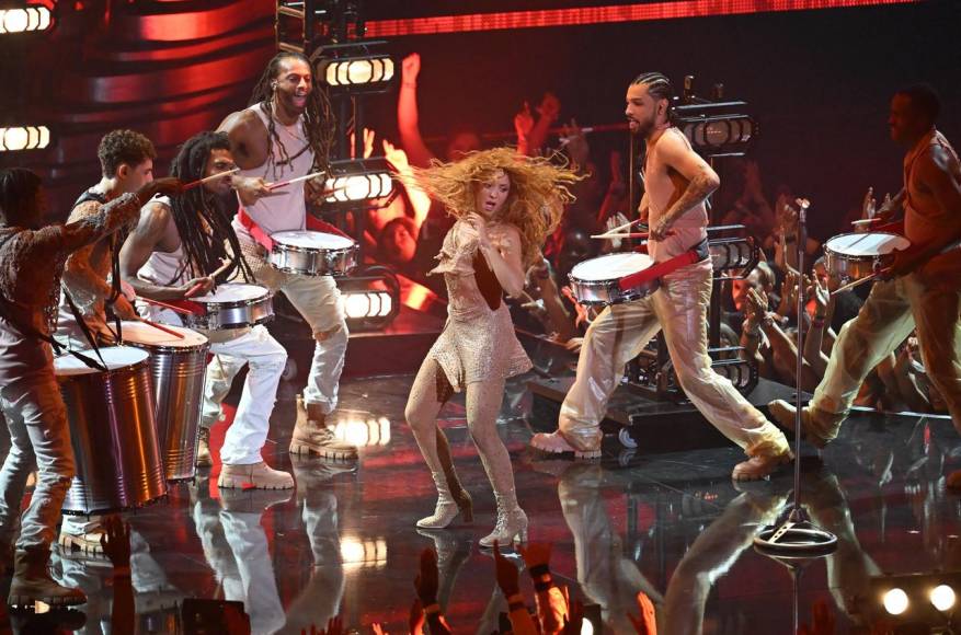 La reina del escenario: Shakira enciende los MTV VMA’s 2023 con su inolvidable show