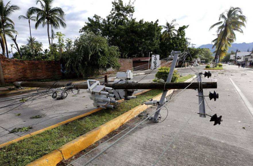 Muertes, inundaciones y destrozos deja Lidia a su paso por México