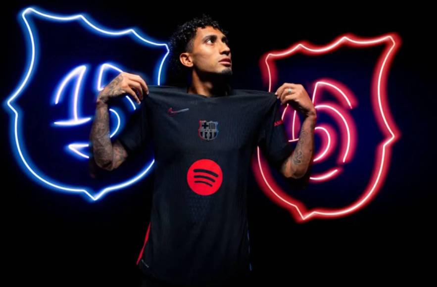 Barcelona presenta uniforme de visita para temporada 2024-2025