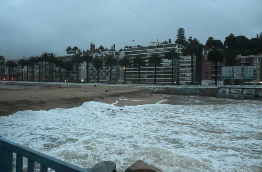 Chile en emergencia por lluvias; hay un muerto y miles de damnificados