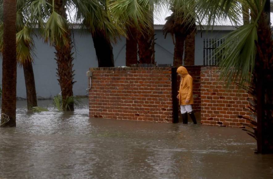 Huracán Debby ya es categoría 1 y toca tierra en Florida