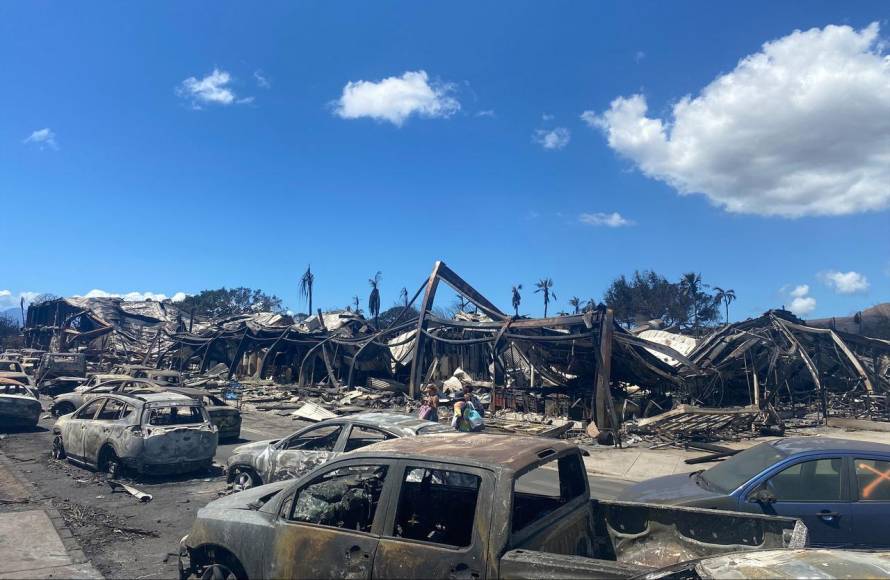 “No puedo creer que Dios permitiese que esto ocurriera”: rabia y desconsuelo en Hawái por incendios