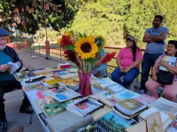 El intercambio de libros se realizará en la laguna de Santa Lucía.