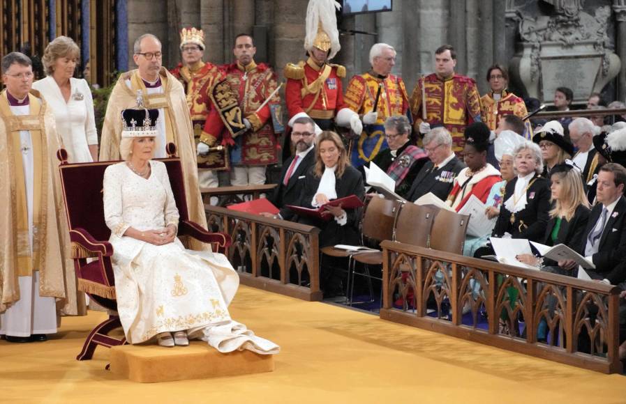 Así fueron coronados el rey Carlos III y la reina Camila