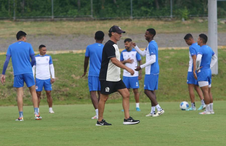 Olimpia afinó detalles para juego ante Antigua ¿Jugará Yustin Arboleda?