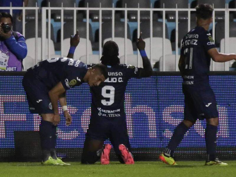 Así celebró Rubilio Castillo en el Nacional.