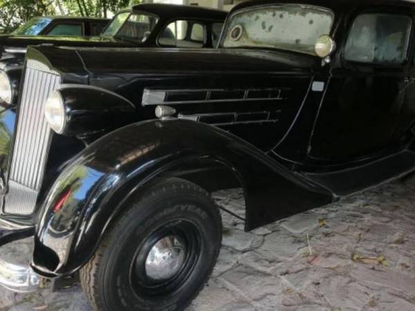 El expresidente nacionalista Tiburcio Carías utilizó el Sedan Limusina Packard 12 durante su mandato. Hoy el carro está en un museo.