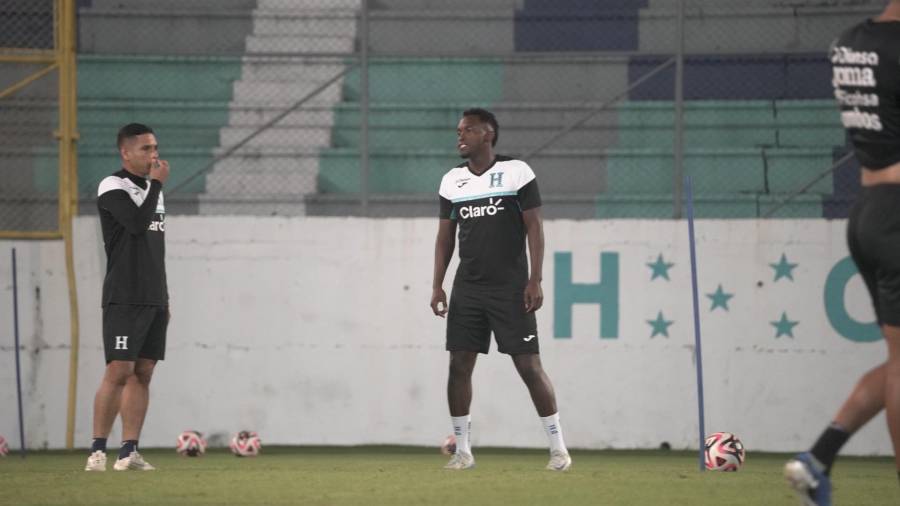 Arboleda se pone la camisa de la Selección de Honduras: Así fue el primer entreno