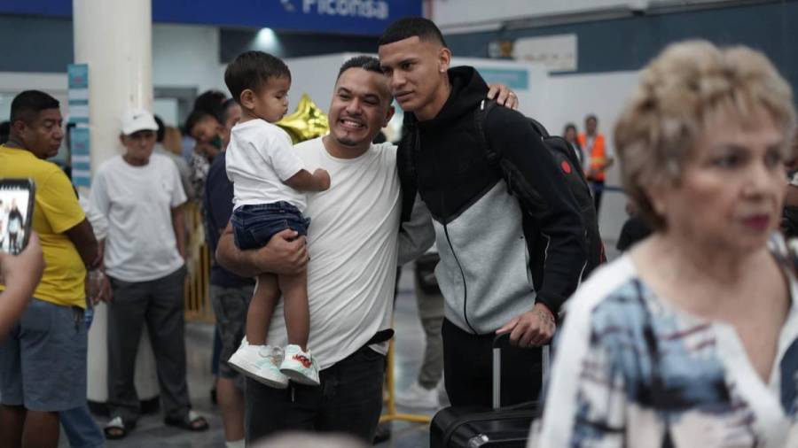 Luis Palma y Kervin Arriaga llegaron a Honduras para enfrentar a México: Así fueron recibidos