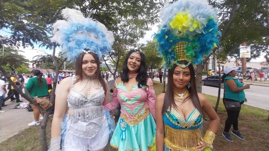 Bellas capitalinas roban suspiros en carnaval por los 446 años de Tegucigalpa