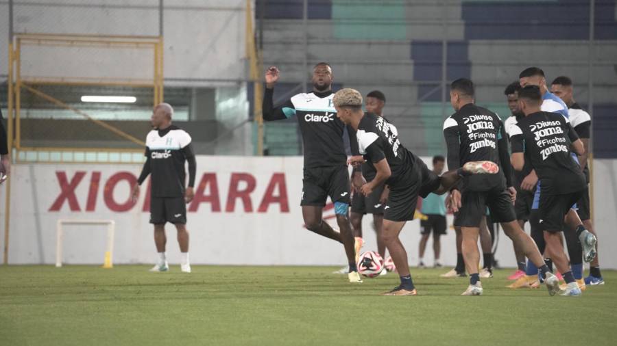 Arboleda se pone la camisa de la Selección de Honduras: Así fue el primer entreno