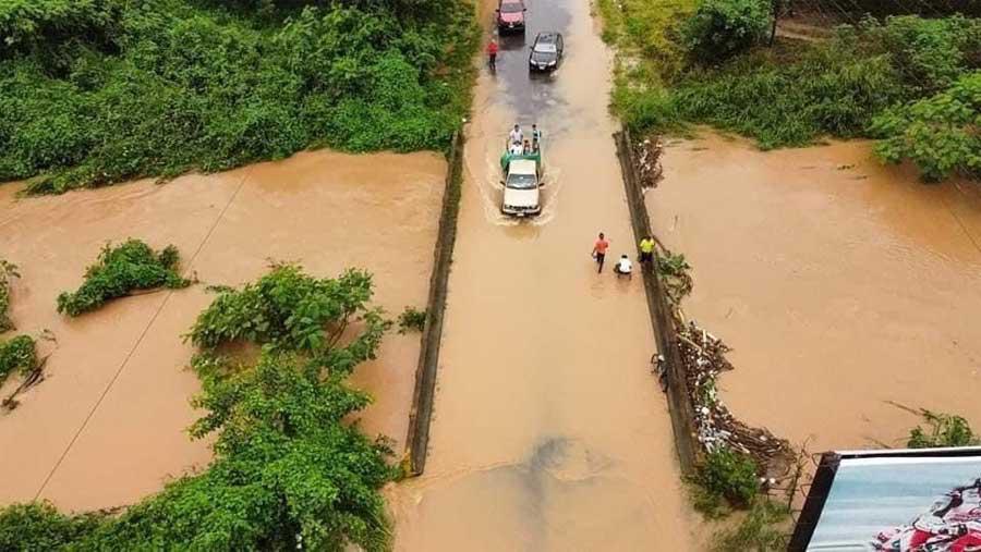 “¿Hay alguien por allí?... ¿Necesitan ayuda?”: Así fueron los tres días devastadores de tormenta Julia en Honduras