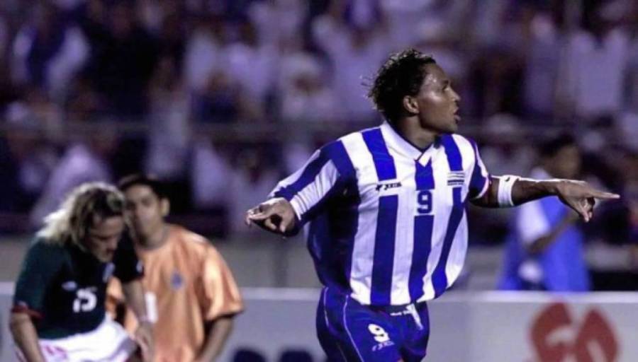 ¡Bellezas! Esta es la evolución de las camisas de la Selección de Honduras a lo largo de los años