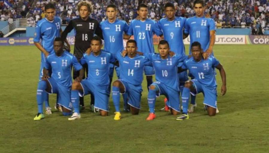 ¡Bellezas! Esta es la evolución de las camisas de la Selección de Honduras a lo largo de los años