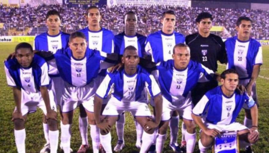 ¡Bellezas! Esta es la evolución de las camisas de la Selección de Honduras a lo largo de los años